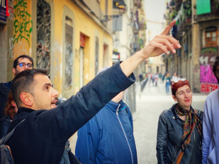 Barcelona: Ramblas, Gothic & Gaudí Architecture Walking Tour - Starting at Plaça de Catalunya