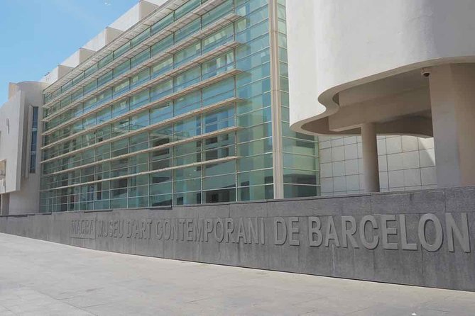 Barcelona's Original Bike Tour in English - Local guides make the difference