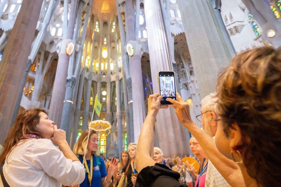 Barcelona: Sagrada Familia and Park Guell Combo Guided Tour - The transfer between the two sights