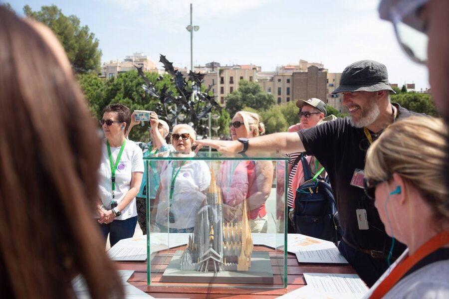 Barcelona: Sagrada Familia Fast Track Guided Tour - Who will get the most from this tour
