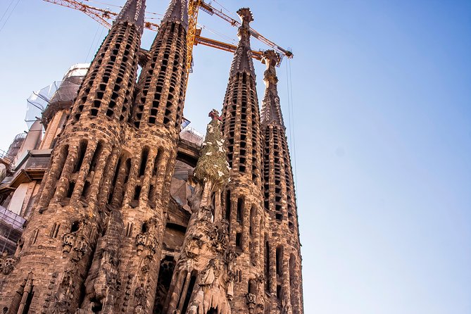 Barcelona: Sagrada Familia Fast Track Tour with Tower Option - Who should book this Sagrada Familia tour?