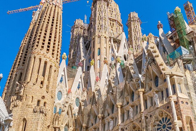 Barcelona: Sagrada Familia Fast Track Tour with Tower Option - Practical limits worth planning around