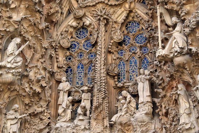 Barcelona: Sagrada Familia Fast Track Tour with Tower Option - My verdict: book the basilica, then decide on the tower