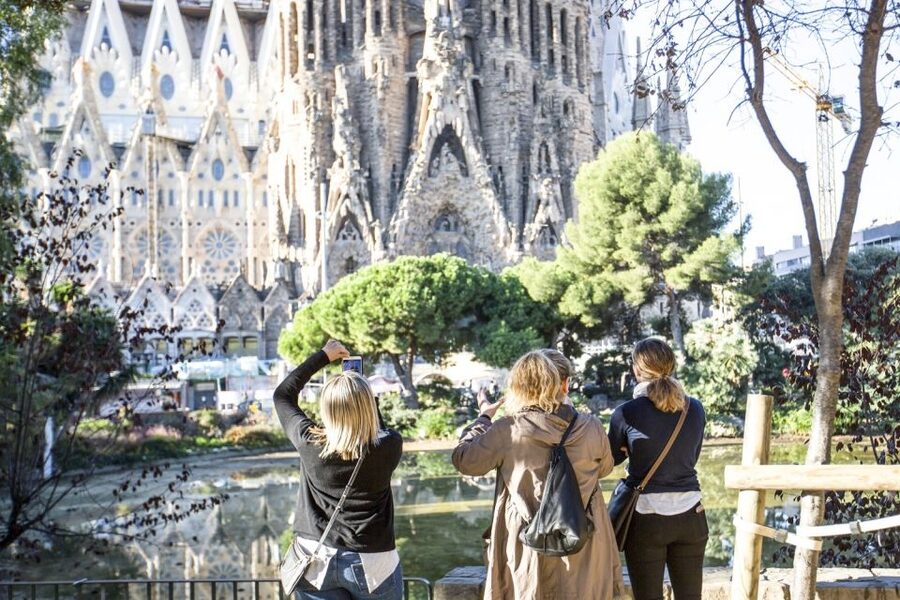 Barcelona: Sagrada Familia Guided Tour with Tower Access - Final verdict: book it for guidance and tower access