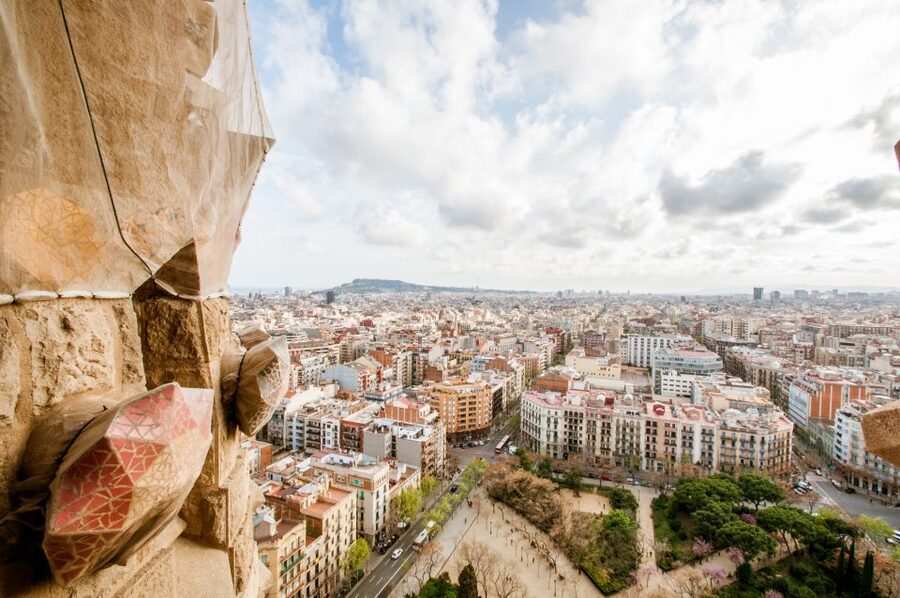 Barcelona: Sagrada Familia Guided Tour with Tower Access - Going up the tower without your guide