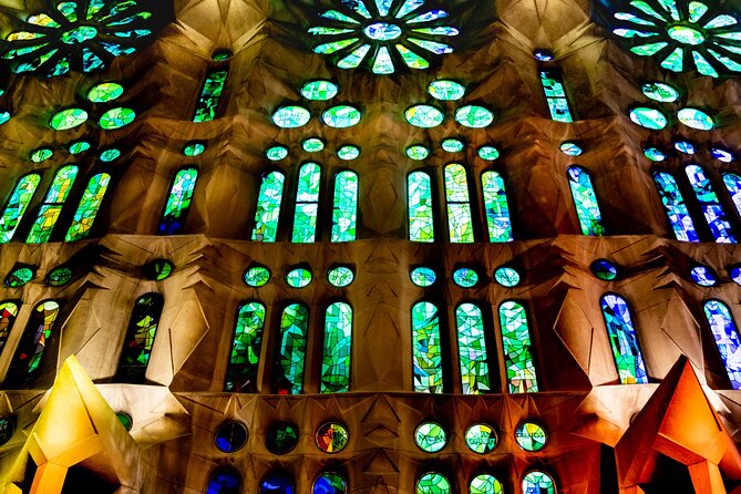 Barcelona Sagrada Familia Guided Visit With Optional Extras. - Timing problems and how to protect your day