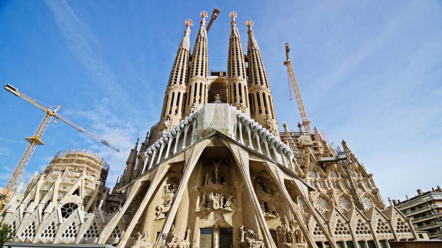 Barcelona & Sagrada Familia Half-Day Tour with Hotel Pickup - Why this half-day Barcelona tour works