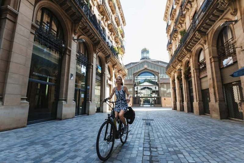 Barcelona: Sagrada Familia or Coastal City Sights by eBike - What the guides add to the ride
