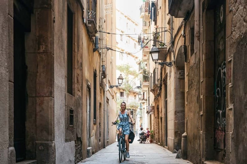 Barcelona: Sagrada Familia or Coastal City Sights by eBike - Regular bicycle or e-bike?
