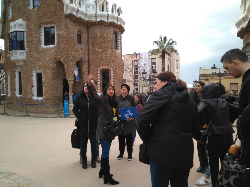 Barcelona: Sagrada Familia & Park Güell Guided Tour & Ticket - Why this pairing works in Barcelona