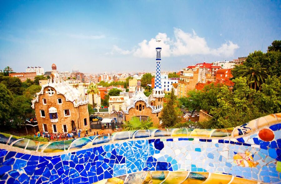 Barcelona: Sagrada Familia & Park Güell Guided Tour & Ticket - Timing, clothing, and the small rules that matter