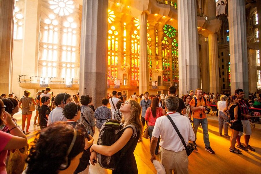 Barcelona: Sagrada Familia Skip-the-Line Guided Tour - Key points at a glance