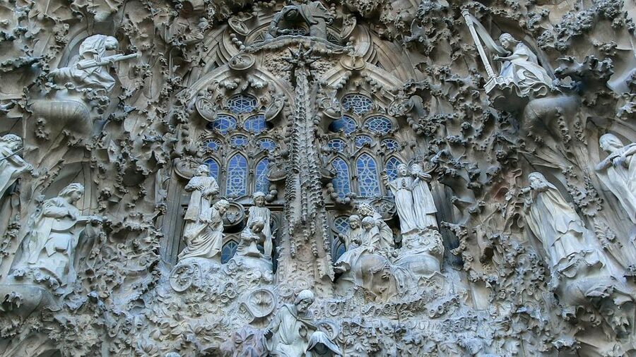 Barcelona: Sagrada Família Skip the Line Tour & Entry Ticket - The Passion façade and the temple’s changing story
