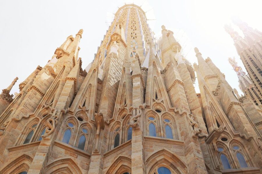 Barcelona: Sagrada Familia Small Group Guided Tour - Inside Gaudí’s unfinished masterpiece
