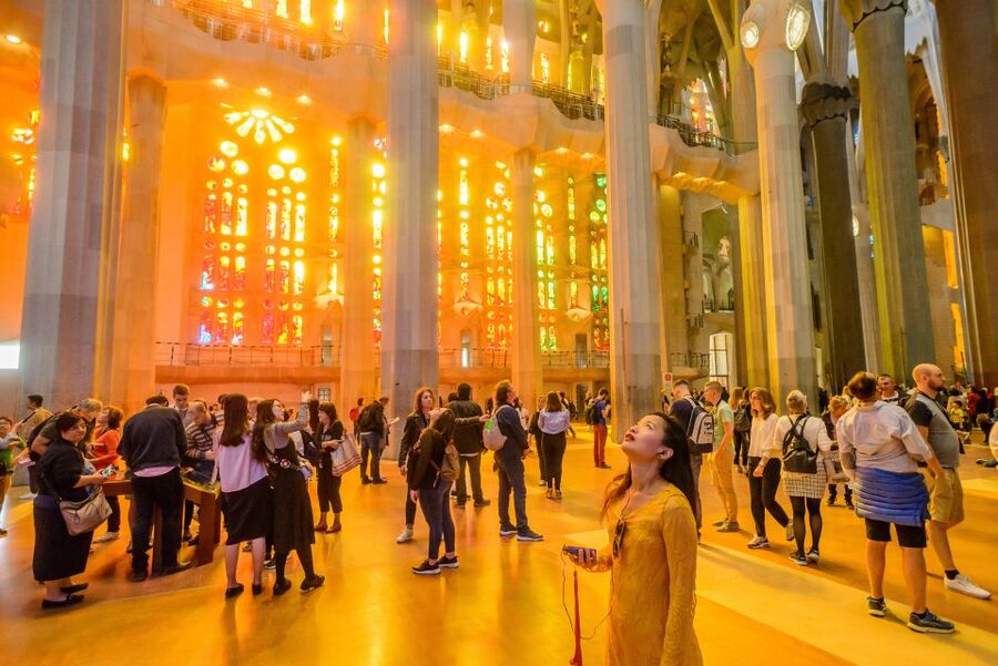 Barcelona: Sagrada Familia Tour & Optional Tower Visit - The Gaudí Museum, crypt, and burial site