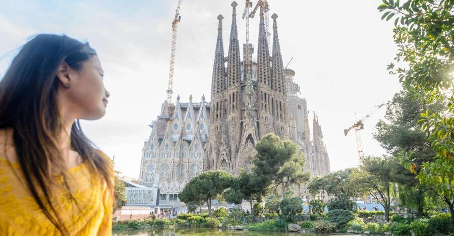 Barcelona: Sagrada Familia Tour & Optional Tower Visit - Inside the basilica: light, structure, and symbols