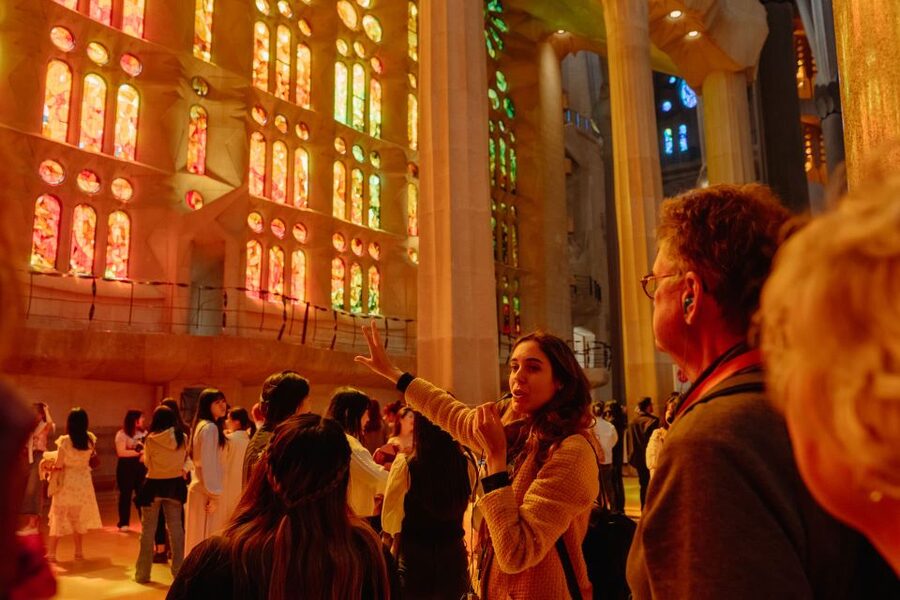 Barcelona: Sagrada Familia Tour w/Skip-the-Line Entry Ticket - Seeing the facades before entering