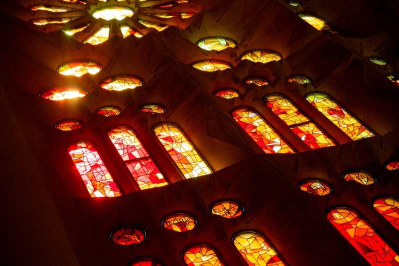 Barcelona: Sagrada Familia Tour with Optional Extras - Key details before you book