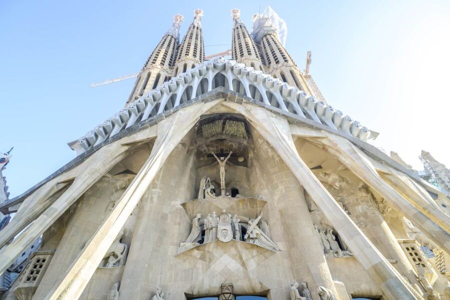 Barcelona: Sagrada Familia Tour with Optional Tower Access - Seeing Gaudí’s exterior before the interior