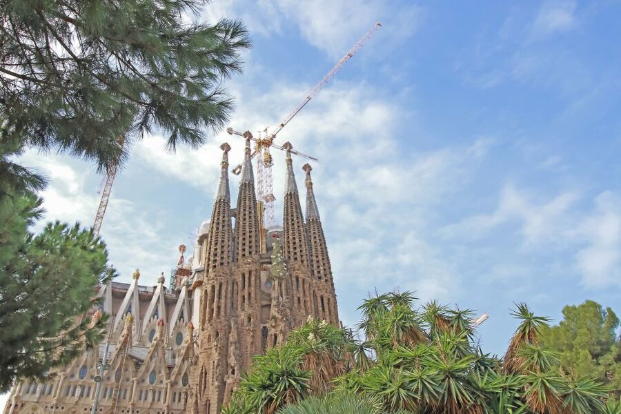 Barcelona: Sagrada Familia Tour with Optional Tower Access - The tower option: views with a demanding way down