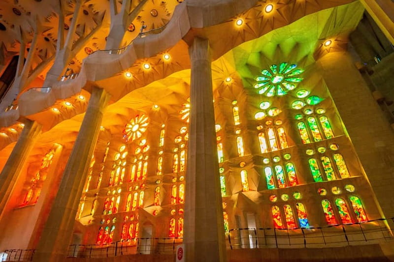 Barcelona: Sagrada Familia Tour with Skip-the-Line Access - Key points to know before booking