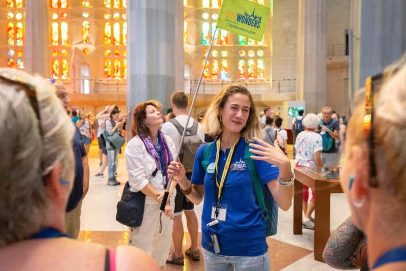 Barcelona: Sagrada Familia Tour with Skip-the-Line Access - What the guides add to the experience