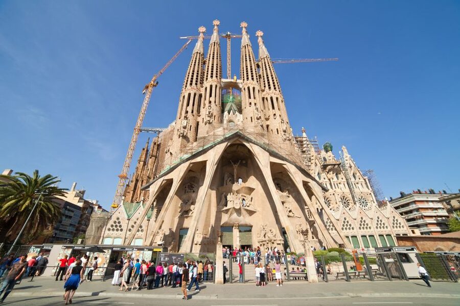 Barcelona: Sagrada Familia with Towers and Park Güell Tour - Entering Sagrada Família and looking upward
