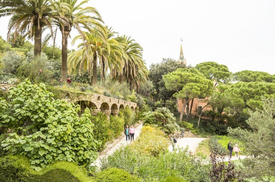 Barcelona: Sagrada Familia with Towers and Park Güell Tour - The museum and Gaudí’s working process