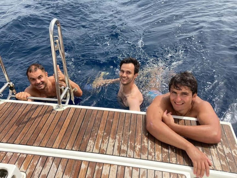 Barcelona: Sailing Tour with Tapas, Drinks and Swim Stop - Why a Barcelona sailing trip works so well