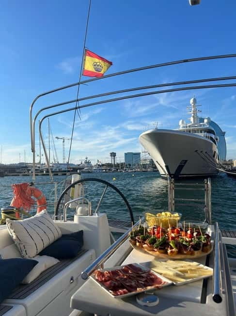 Barcelona: Sailing Tour with Tapas, Drinks and Swim Stop - Finding the correct Port Vell meeting point