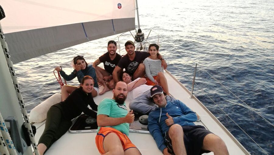 Barcelona: Sailing Trip with Drinks and Snacks - Is $40 good value for 90 minutes?