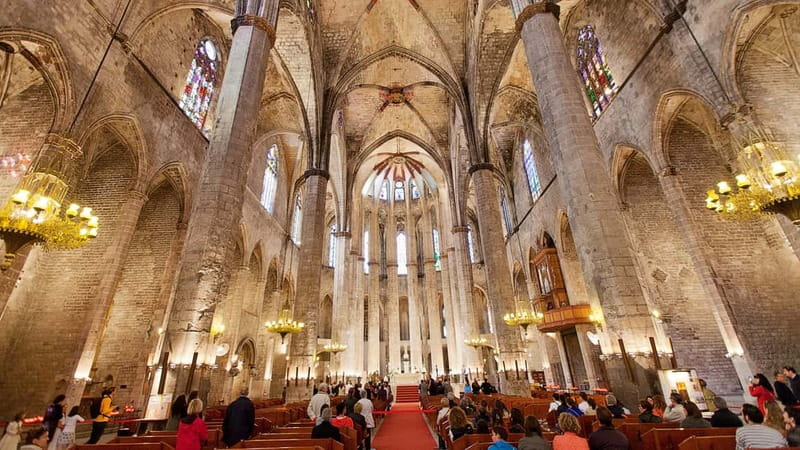 Barcelona: Santa Maria del Mar Tour & Terrace Access - The 45-minute walk through the basilica