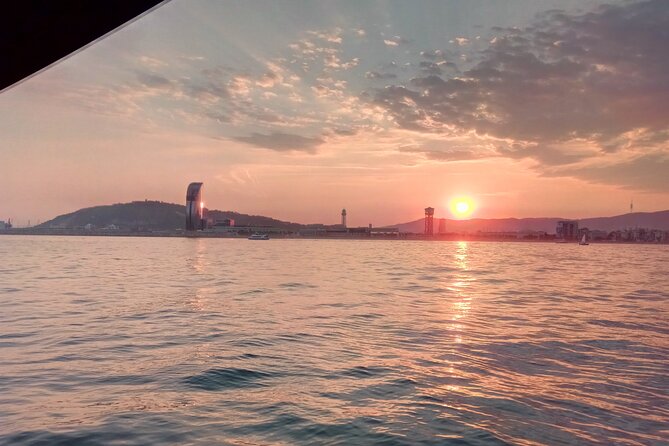 Barcelona Sensational Sunset Tour with Open Bar and Snacks - The human touch from the skipper