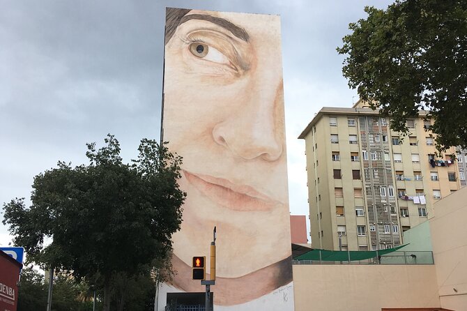 Barcelona Street Art and Graffitti Bicycle Tour - Group Size, Timing, and Meeting Details