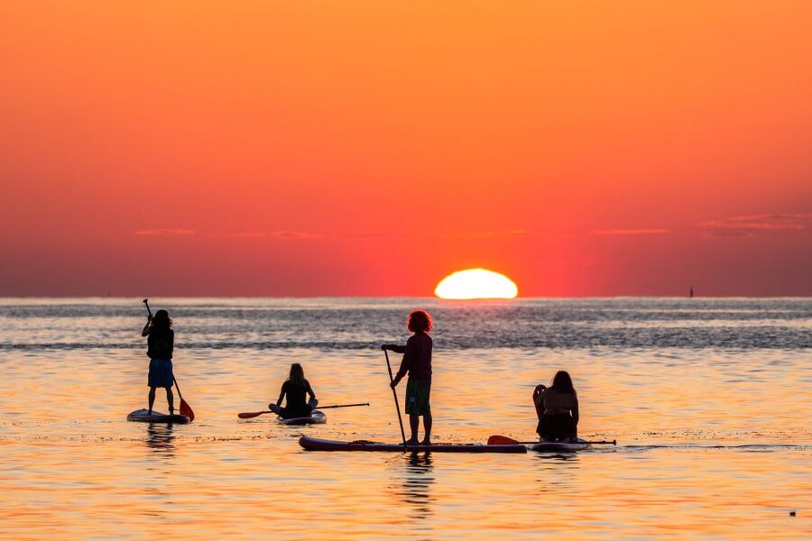 Barcelona: Sunrise Paddleboarding with Instructor and Photos - Who will enjoy this most?