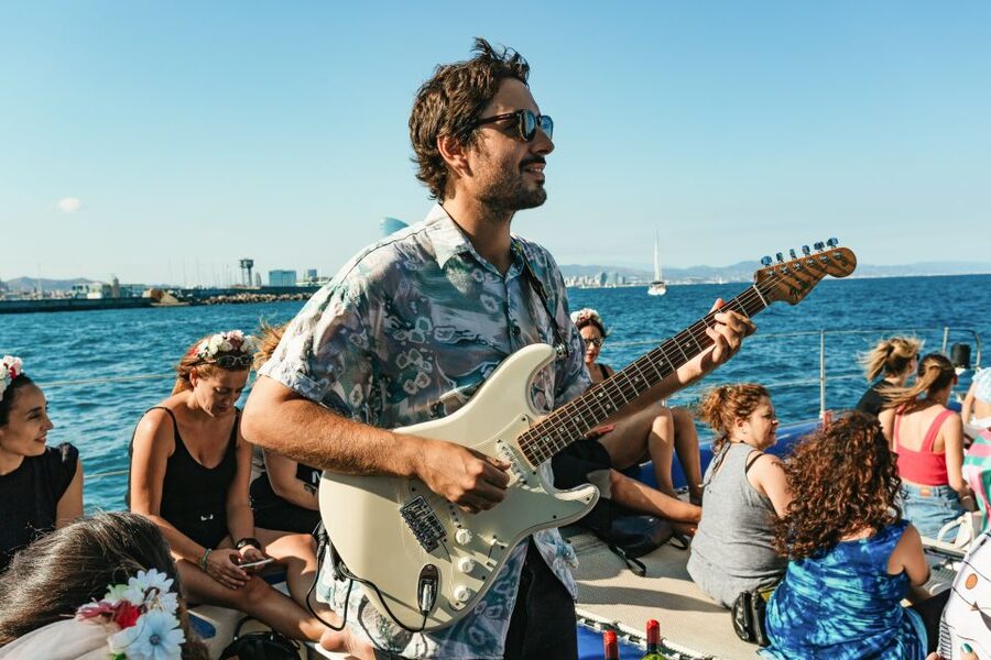 Barcelona: Sunset Catamaran Cruise with Live Music - What the $33 price really buys you