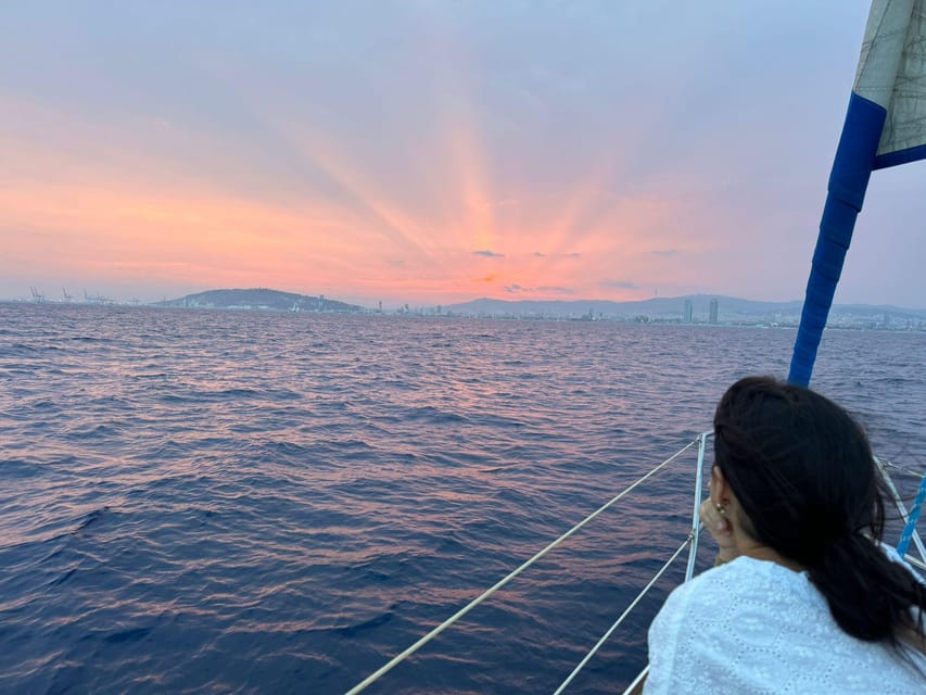 Barcelona: Sunset Sailboat Cruise with Drinks and Snacks - The small boat makes the experience personal