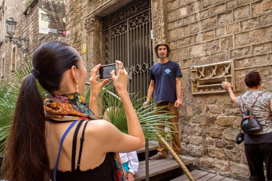 Barcelona Tapas 3-Hour Bike Tour - Should you book the Barcelona tapas bike tour?