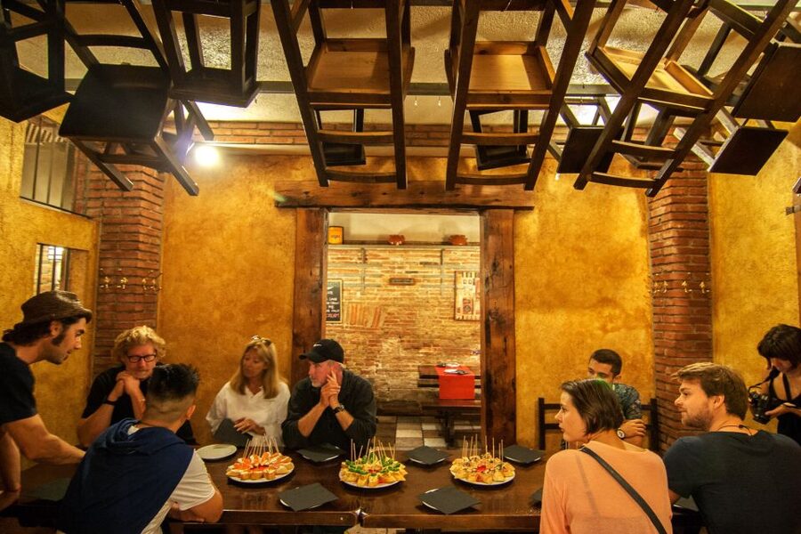 Barcelona Tapas 3-Hour Bike Tour - Medieval lanes from the cathedral to Ronda de Sant Pere