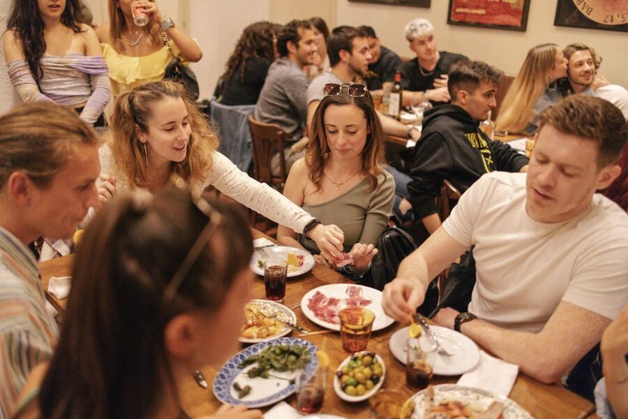 Barcelona: Tapas Food Crawl Walking Tour with Tastings - Who should book this food walk?