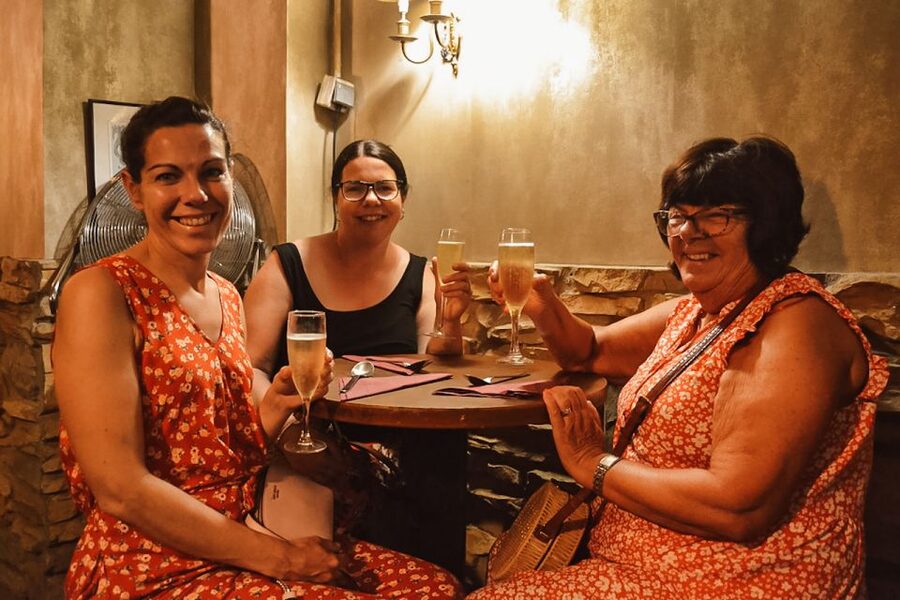 Barcelona: Tapas Walking Tour with Food, Wine, and History - Key points at a glance