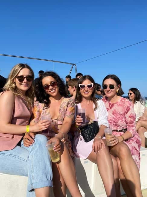 Barcelona: The Original Barcelona Boat Party - An international crowd and an easy social scene