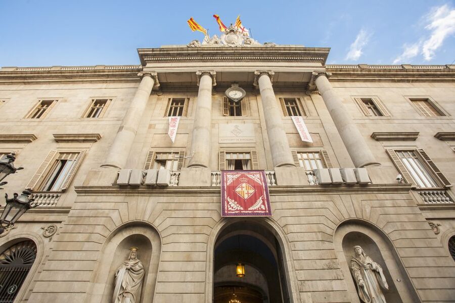 Barcelona: “The Shadow of the Wind” Literary Walking Tour - Santa Maria del Mar and the Forgotten Books Cemetery