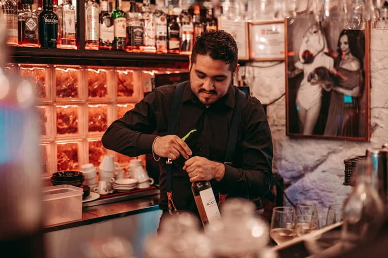 Barcelona: Tipsy Tapas & History Tour in the Gothic Quarter - The Gothic Quarter between tastings
