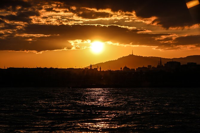 Barcelona Unique Sunset Sailing Experience with Tapas & Open Bar - Rough water is the biggest variable