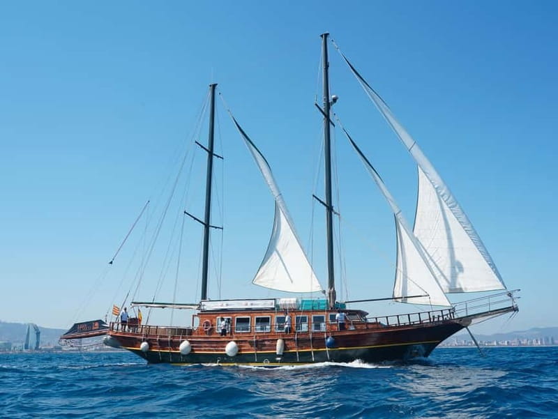 Barcelona: Wooden Boat Sailing with Tapa and Welcome Drink - Choosing the Best Seat on Board