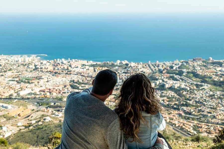 Benalmádena: Mount Calamorro Cable Car Ticket - The café and the optional bird of prey show
