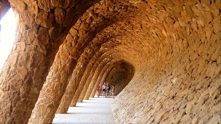 Best of Barcelona: Sagrada Familia & Park Guell with Pickup - Passeig de Gràcia and the Cerdà Grid