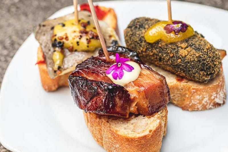 Bilbao: Basque Food Tour with Guide - Guides who turn a meal into a city lesson