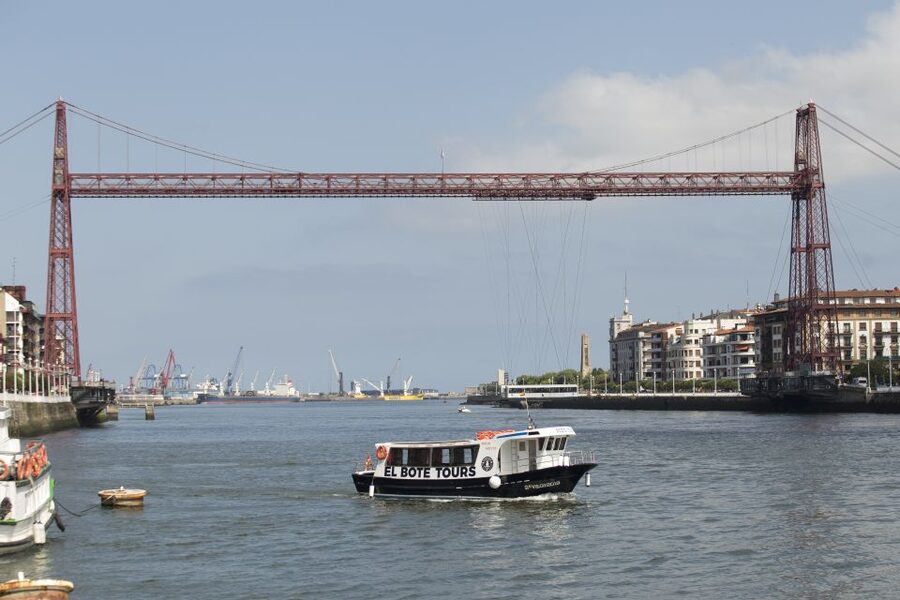 Bilbao: Bilbao Estuary and Abra Bay Boat Tour - Why seeing Bilbao from the Nervión matters
